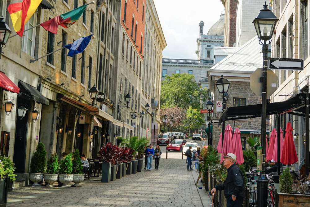 Old Montréal Walking Tour – Montréal, Quebec